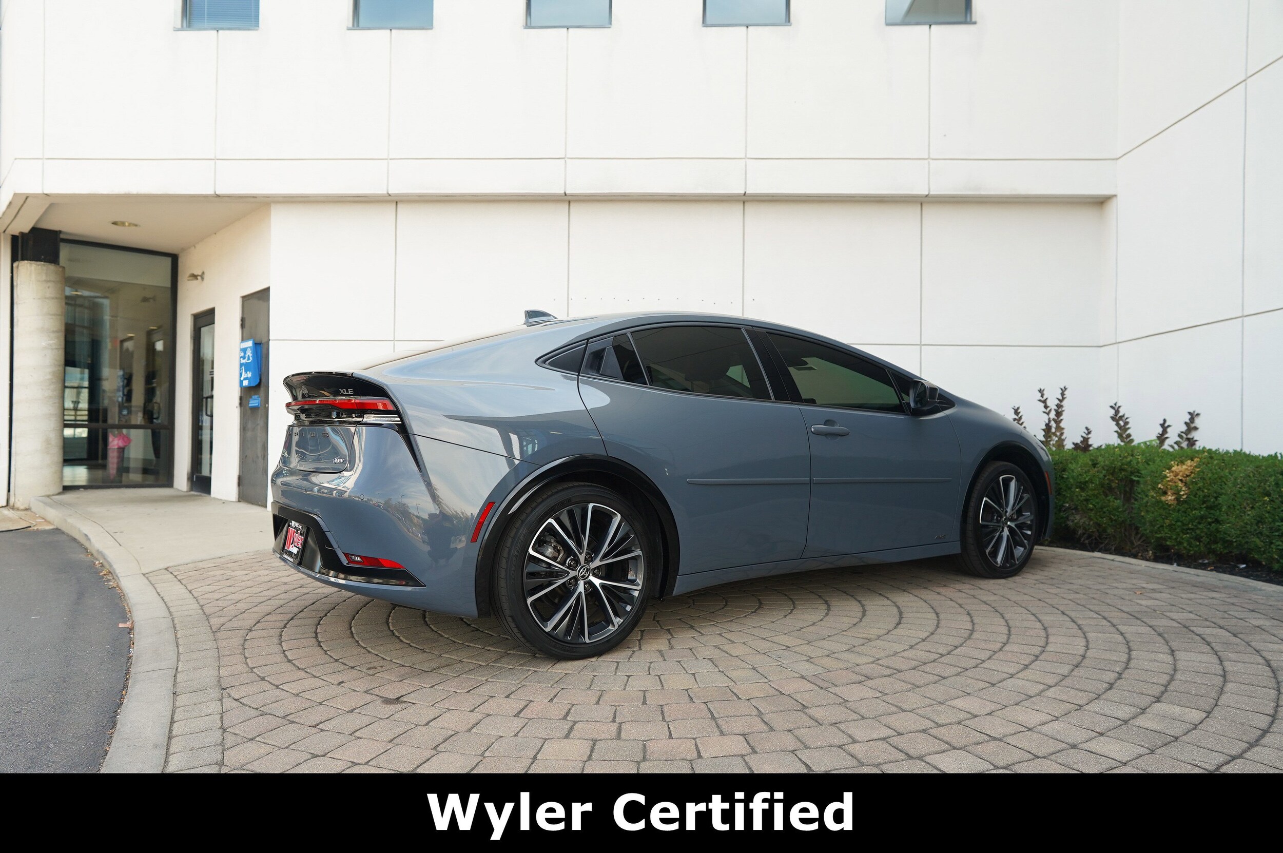 2023 Toyota Prius Limited photo 2