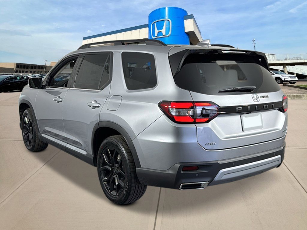 2025 Honda Pilot Touring photo 3