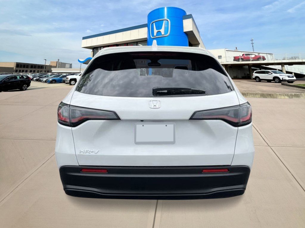 2026 Honda HR-V LX photo 4