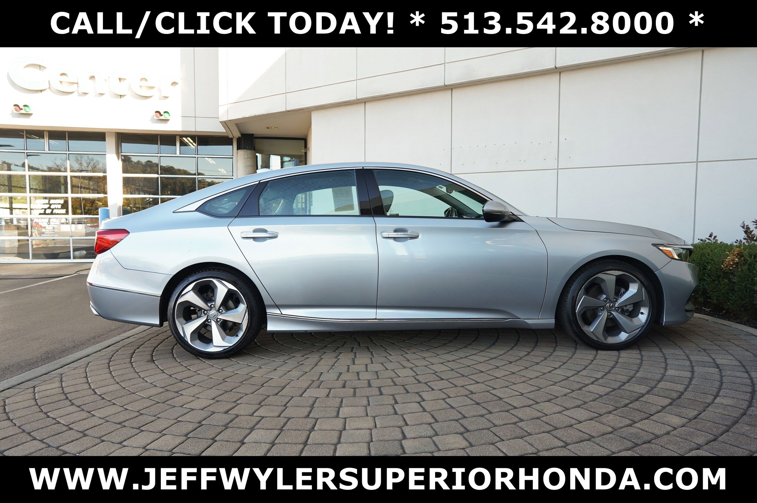 2020 Honda Accord Touring 2.0T photo 2