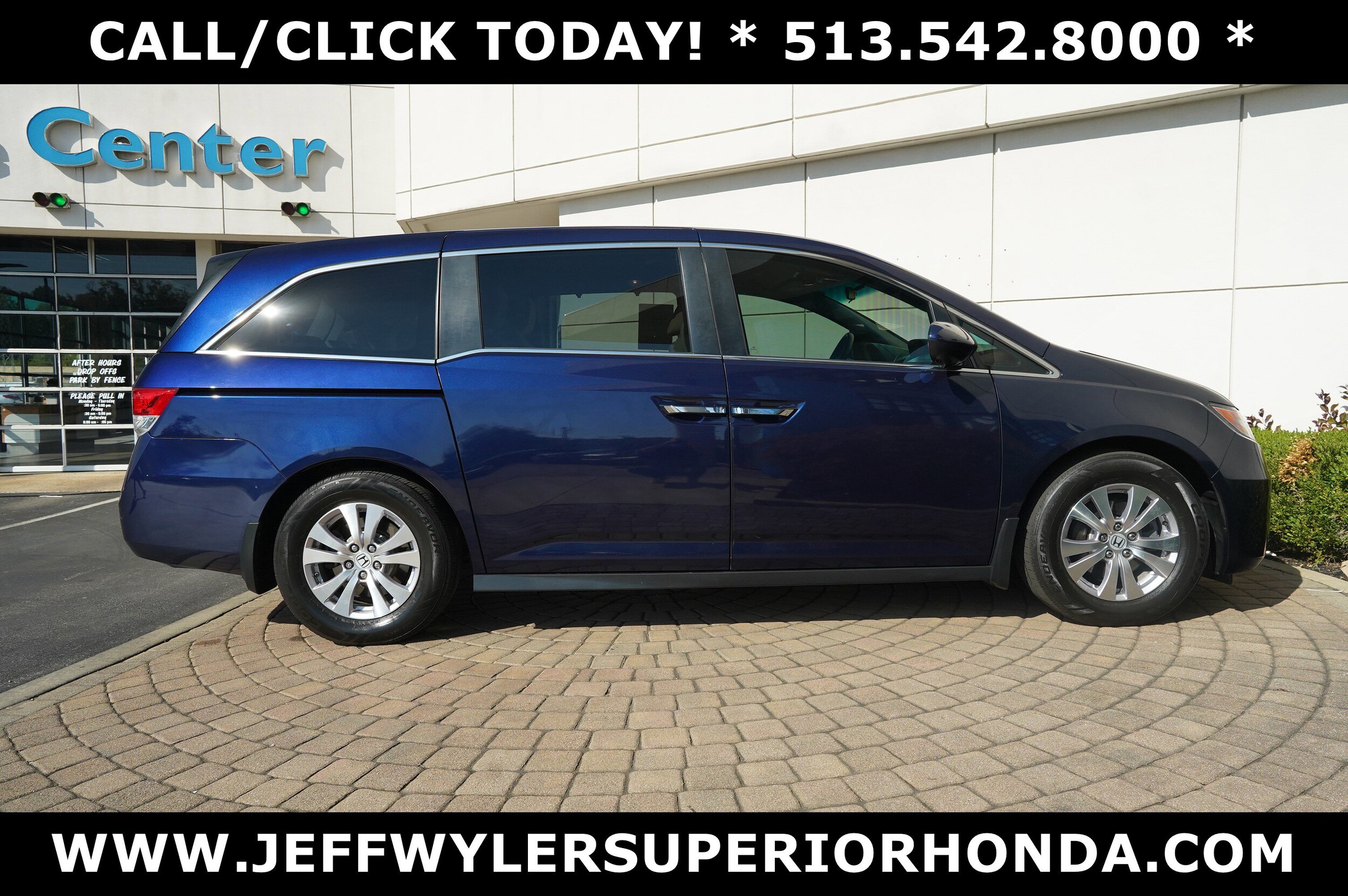 2016 Honda Odyssey SE photo 2