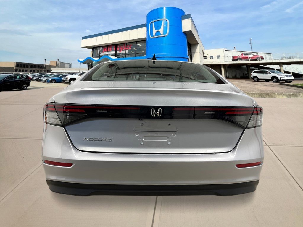 2025 Honda Accord SE photo 4