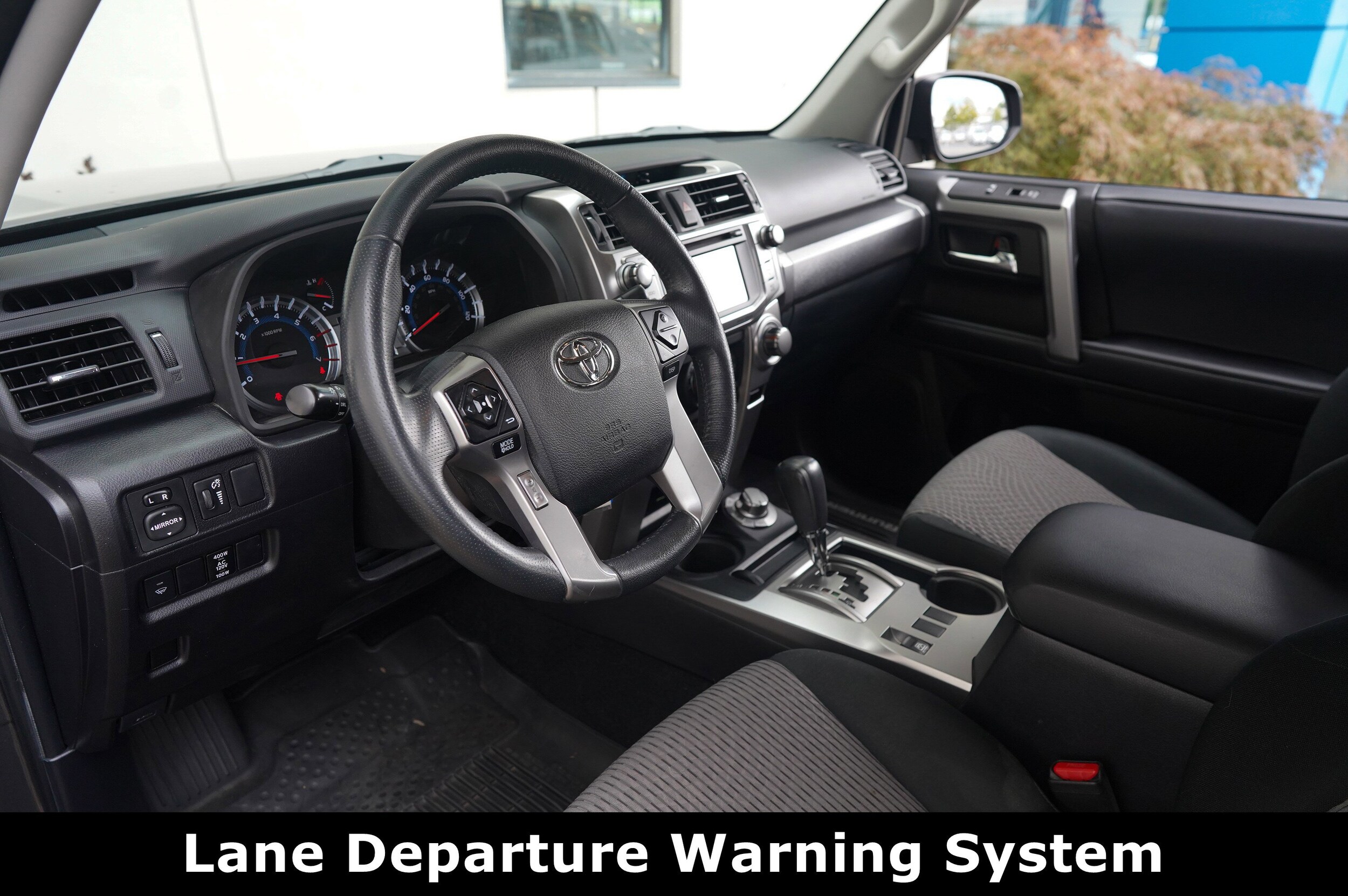 2019 Toyota 4Runner SR5 photo 2