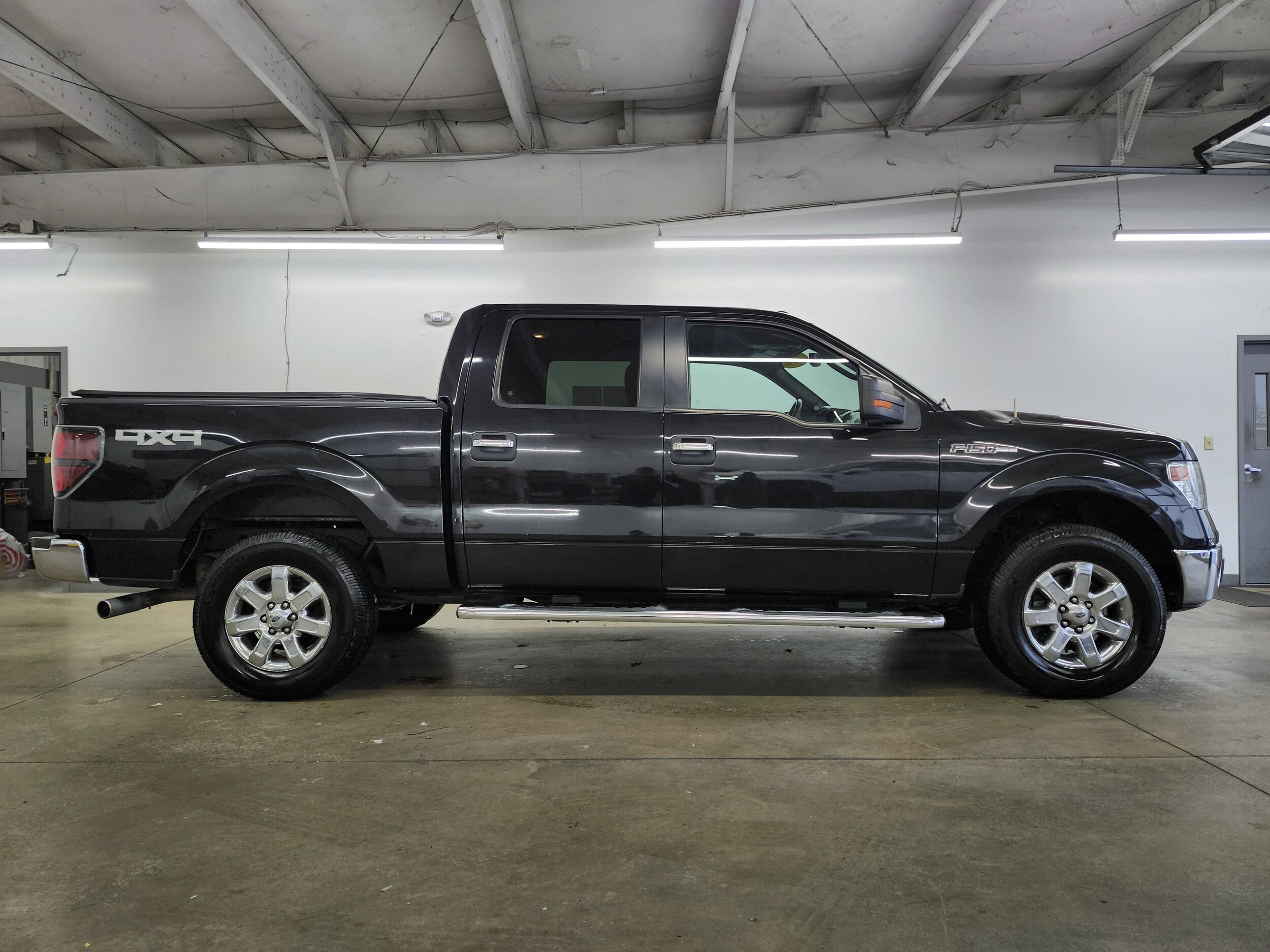 2014 Ford F-150 XLT photo 2