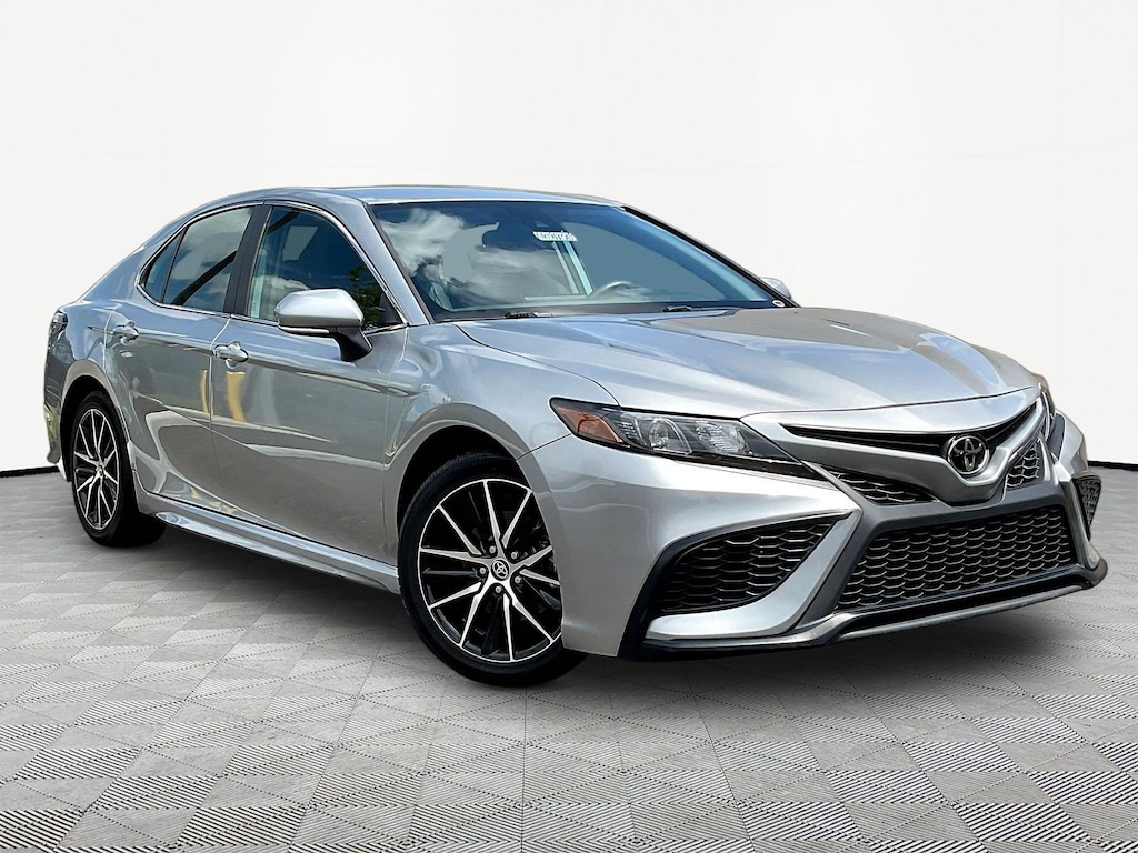 Used 2024 Toyota Camry SE Sedan