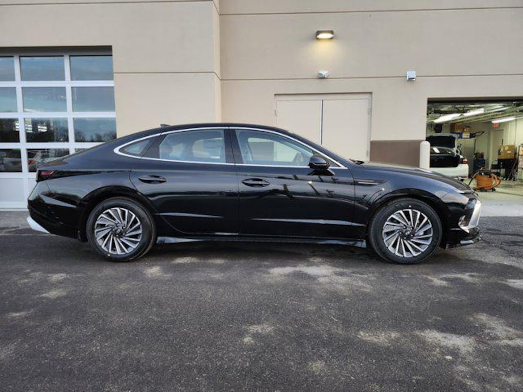 New 2026 Hyundai Sonata Hybrid Limited Sedan