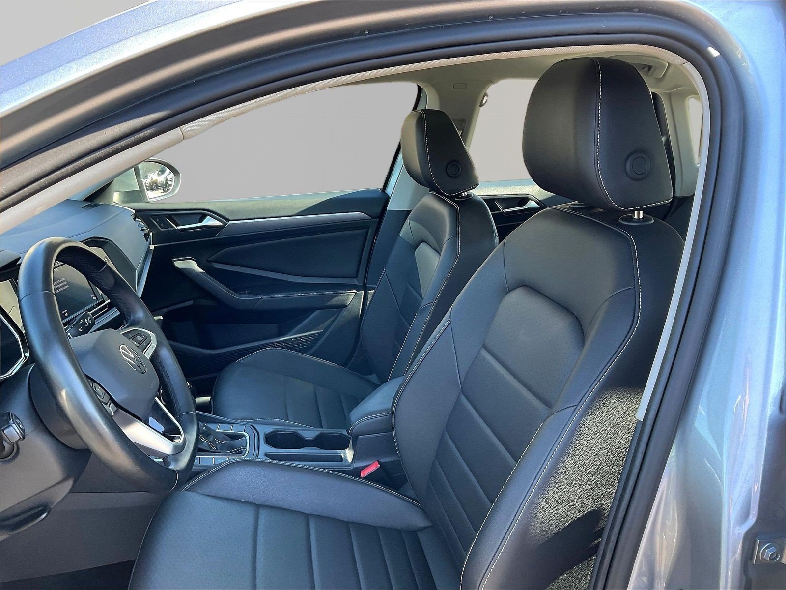 2024 Volkswagen Jetta SE - Photo 23