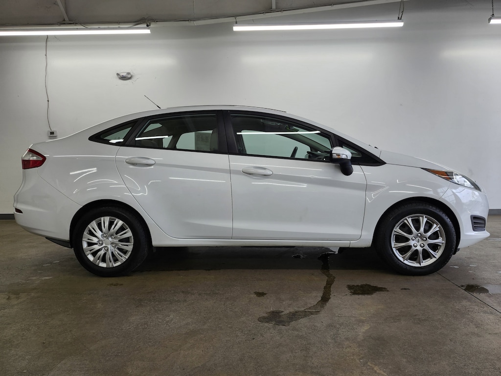 Used 2014 Ford Fiesta SE Sedan
