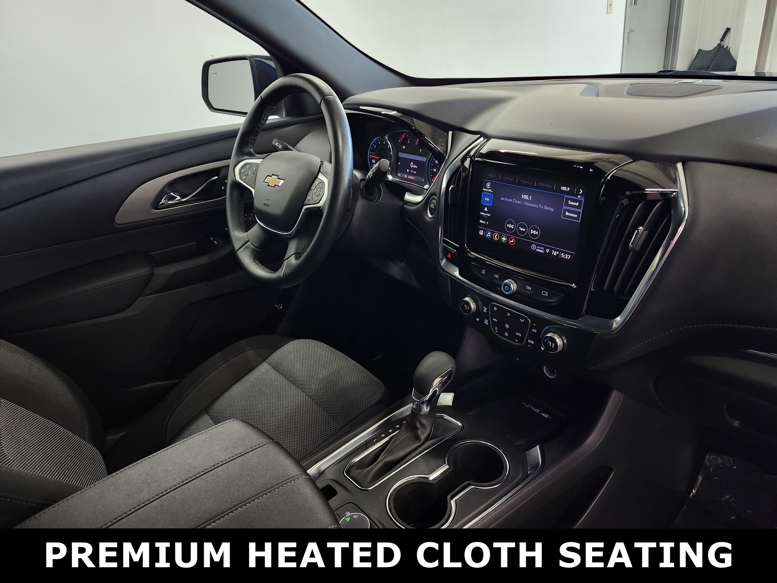 2023 Chevrolet Traverse Cloth 1LT photo 3