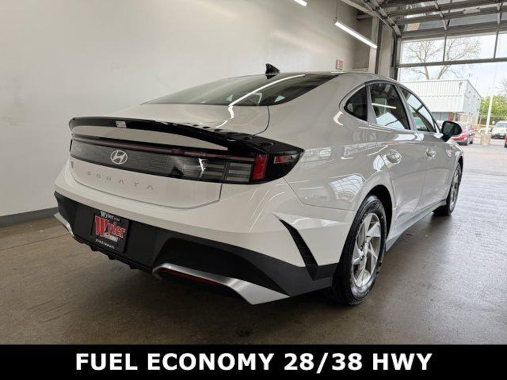 New 2025 Hyundai Sonata SE Sedan