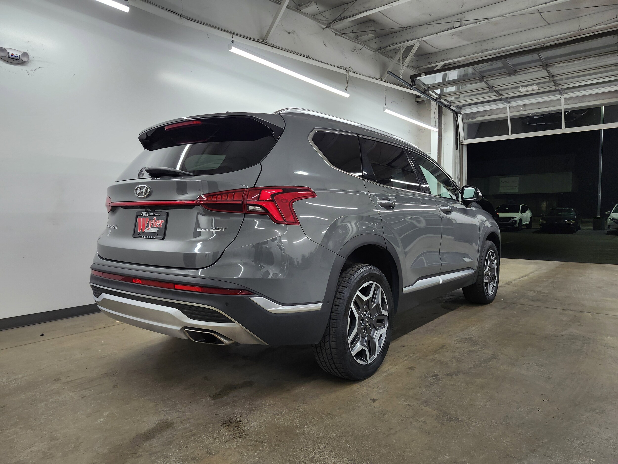 2023 Hyundai Santa Fe Limited photo 2