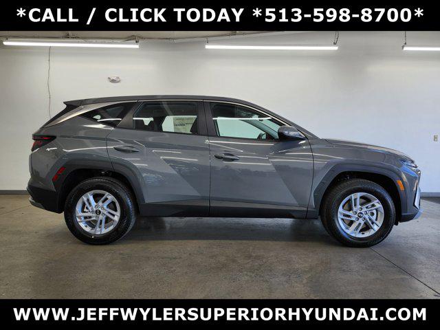 2025 Hyundai Tucson SE photo 2