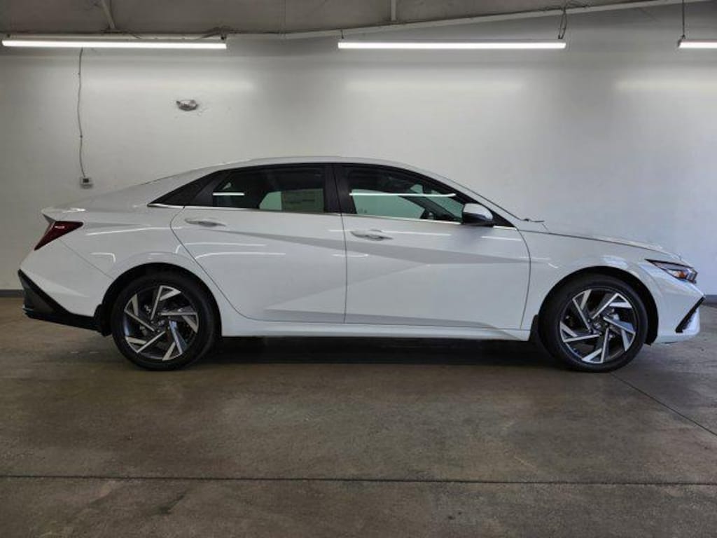 New 2025 Hyundai Elantra Hybrid Limited Sedan