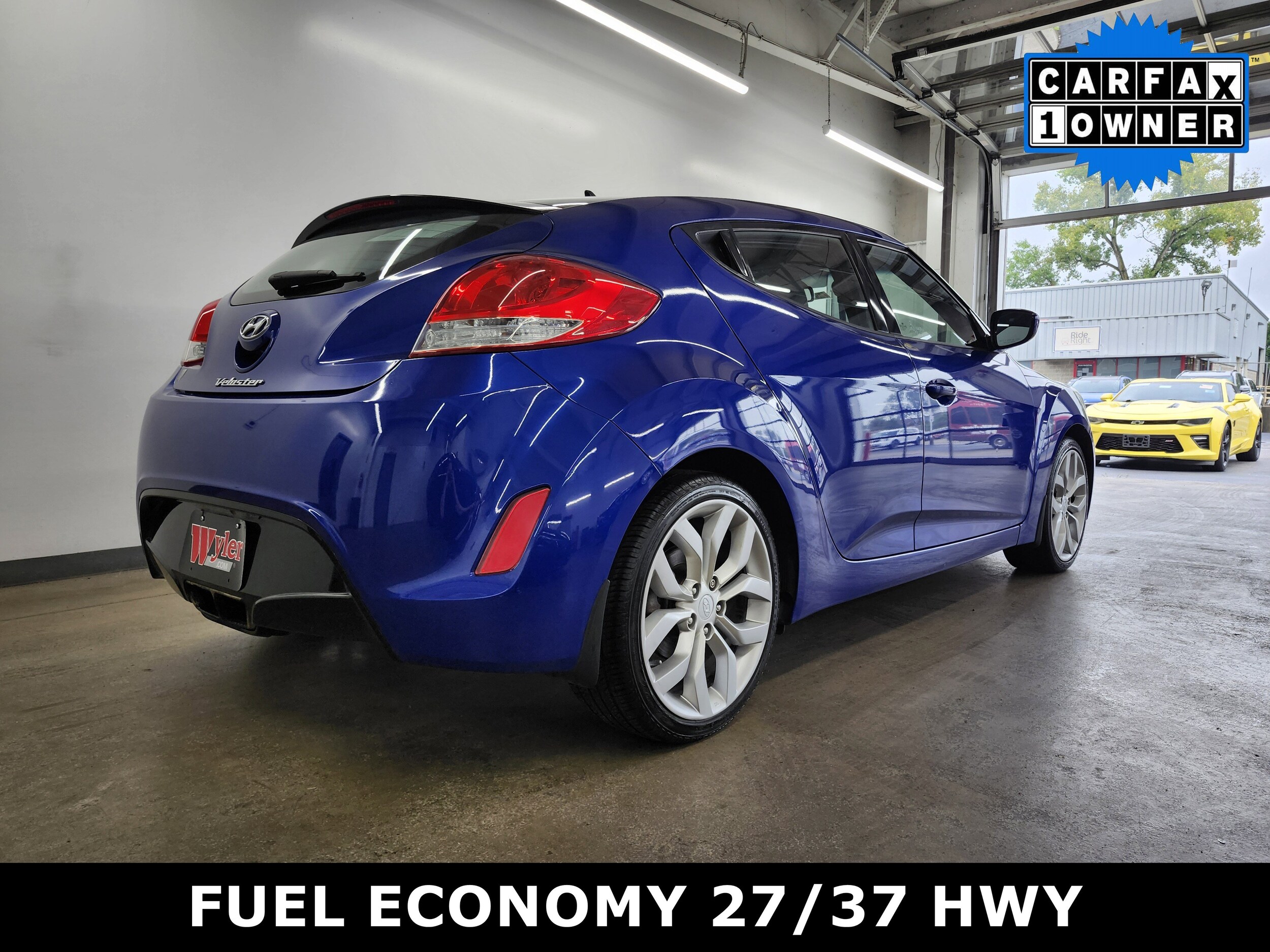 2013 Hyundai Veloster Base photo 3