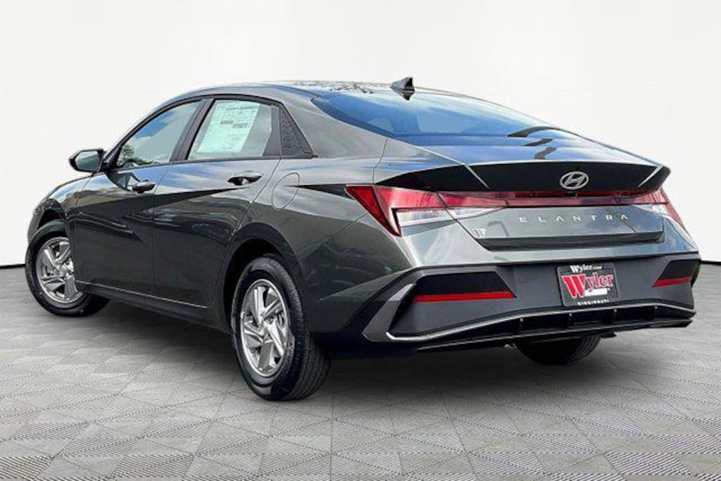New 2026 Hyundai Elantra SE Sedan