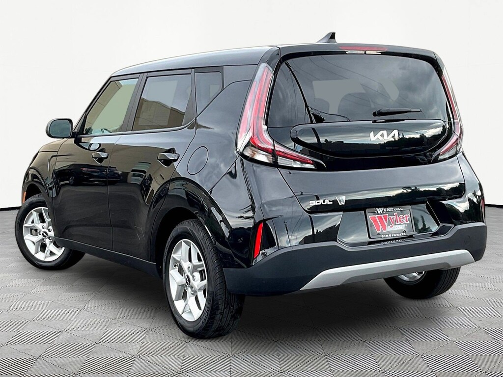Used 2024 Kia Soul LX Hatchback