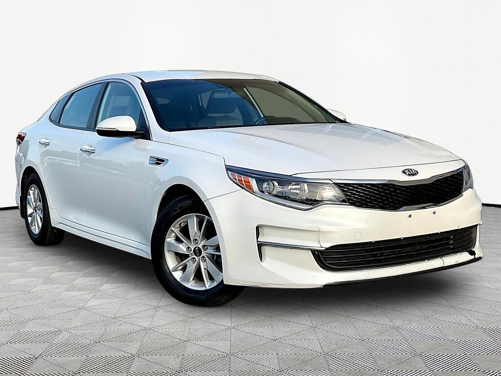 Used 2017 Kia Optima LX Sedan
