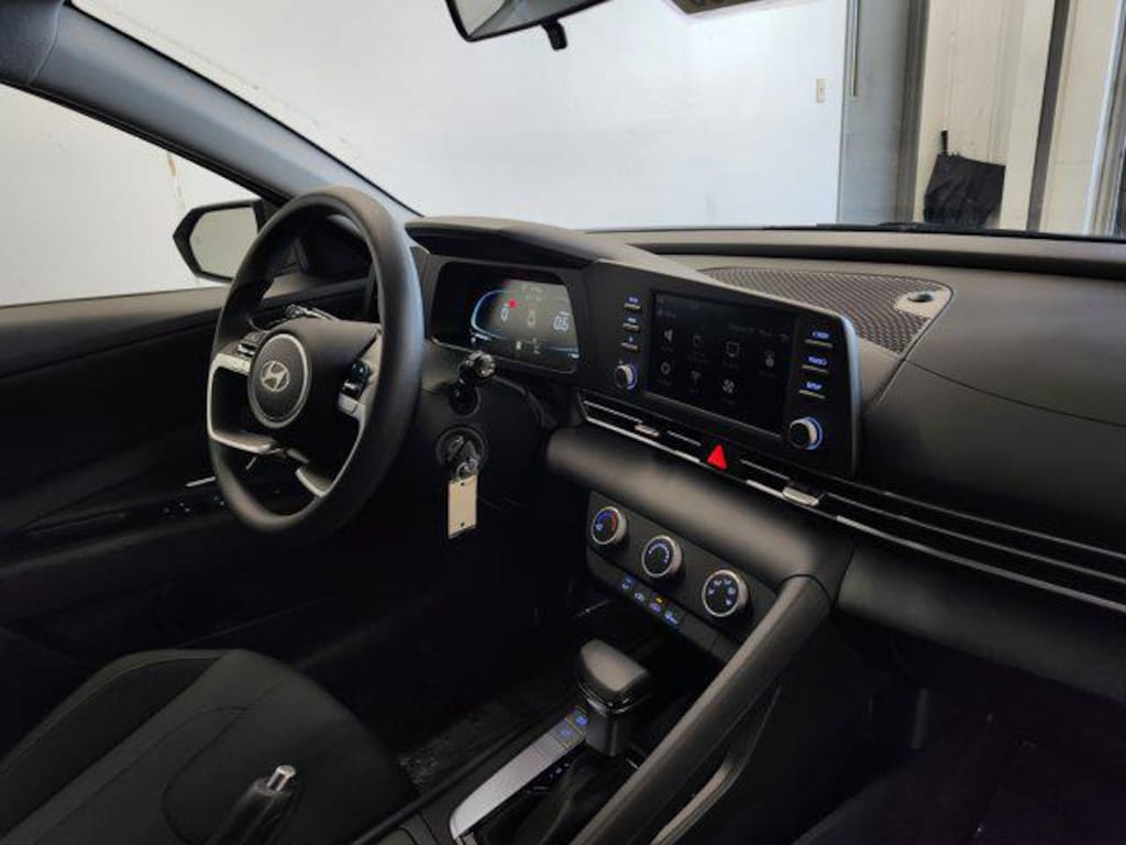 New 2026 Hyundai Elantra SE Sedan