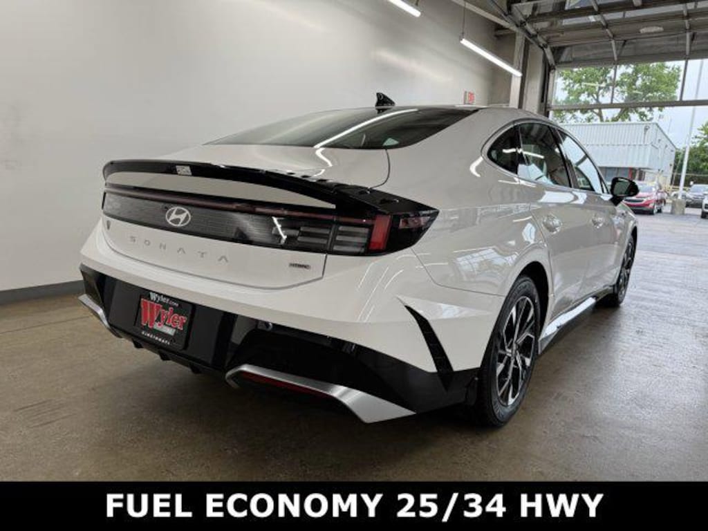 New 2025 Hyundai Sonata SEL Sedan