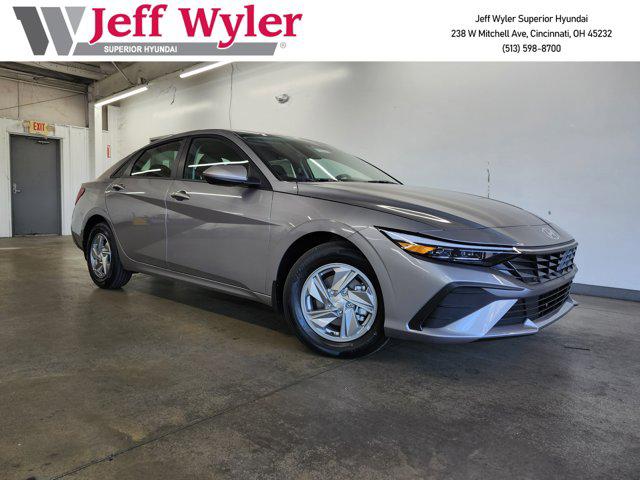 2026 Hyundai Elantra SE's photo