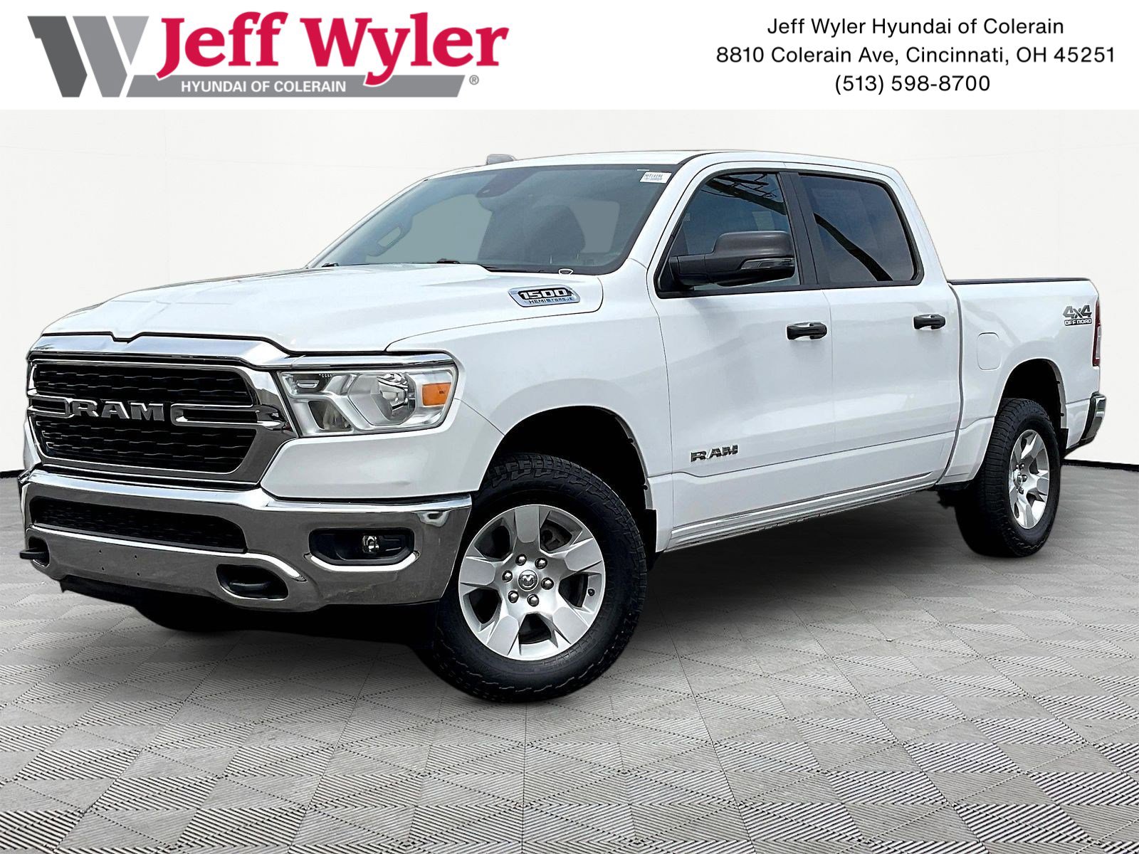 2024 RAM 1500 Big Horn/Lone Star 4x4 Crew Cab 5'7's photo