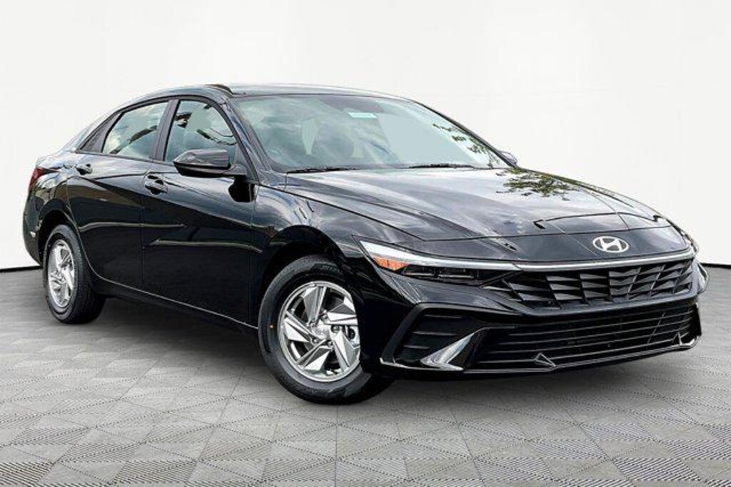 New 2026 Hyundai Elantra SE Sedan