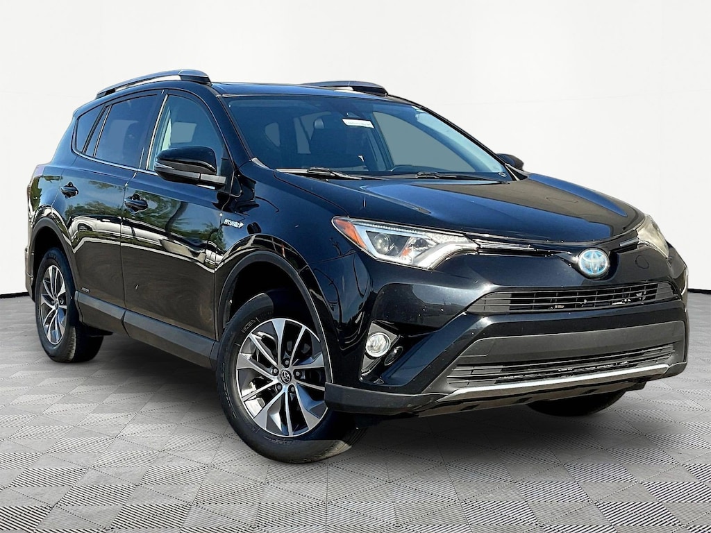 Used 2017 Toyota RAV4 Hybrid XLE SUV