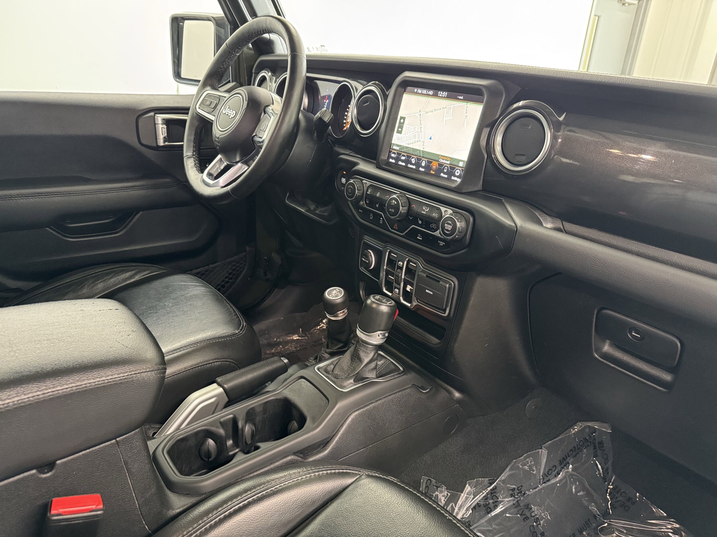 2022 Jeep Wrangler Unlimited Sahara Altitude photo 4