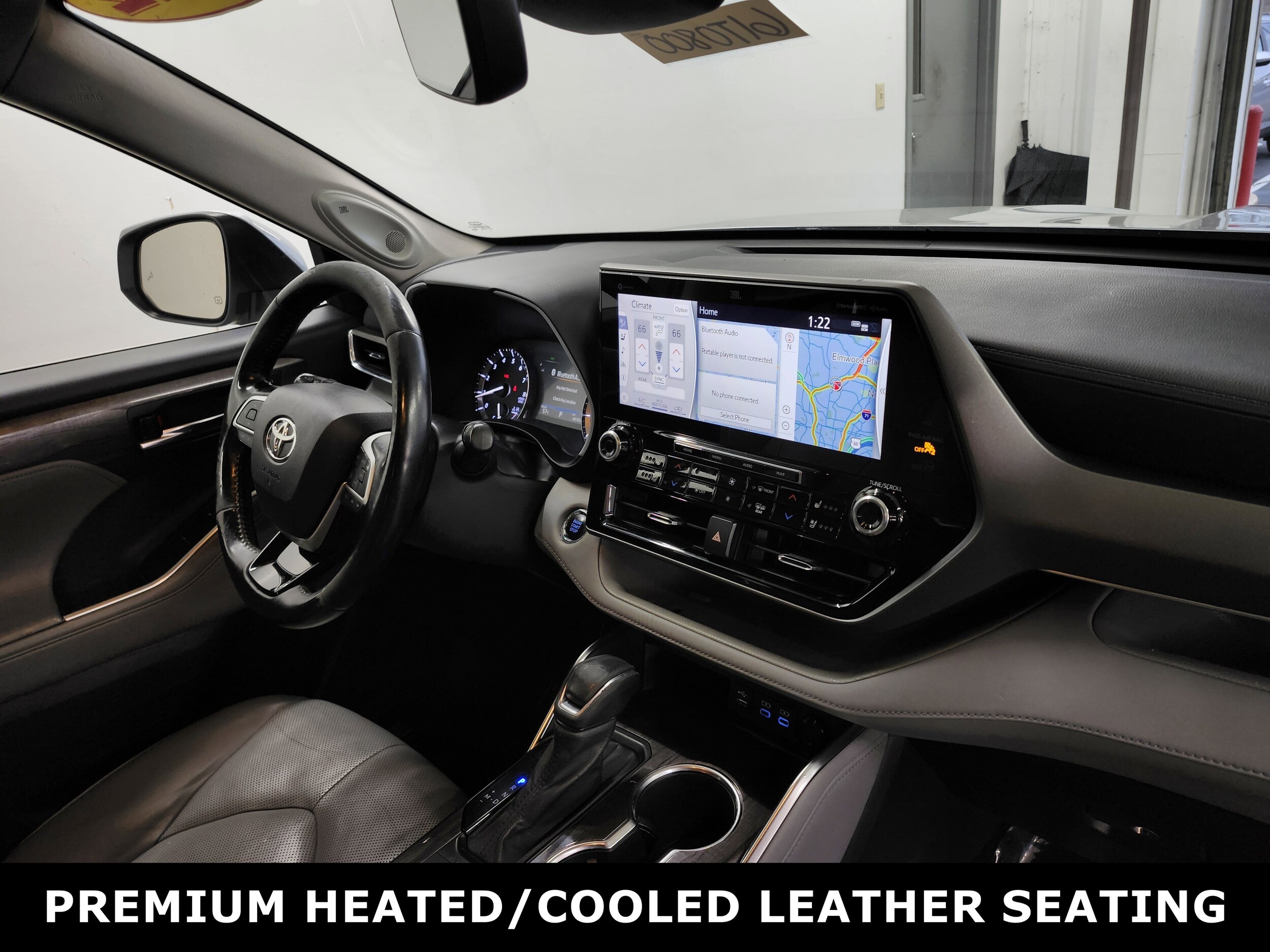 2022 Toyota Highlander Limited photo 3