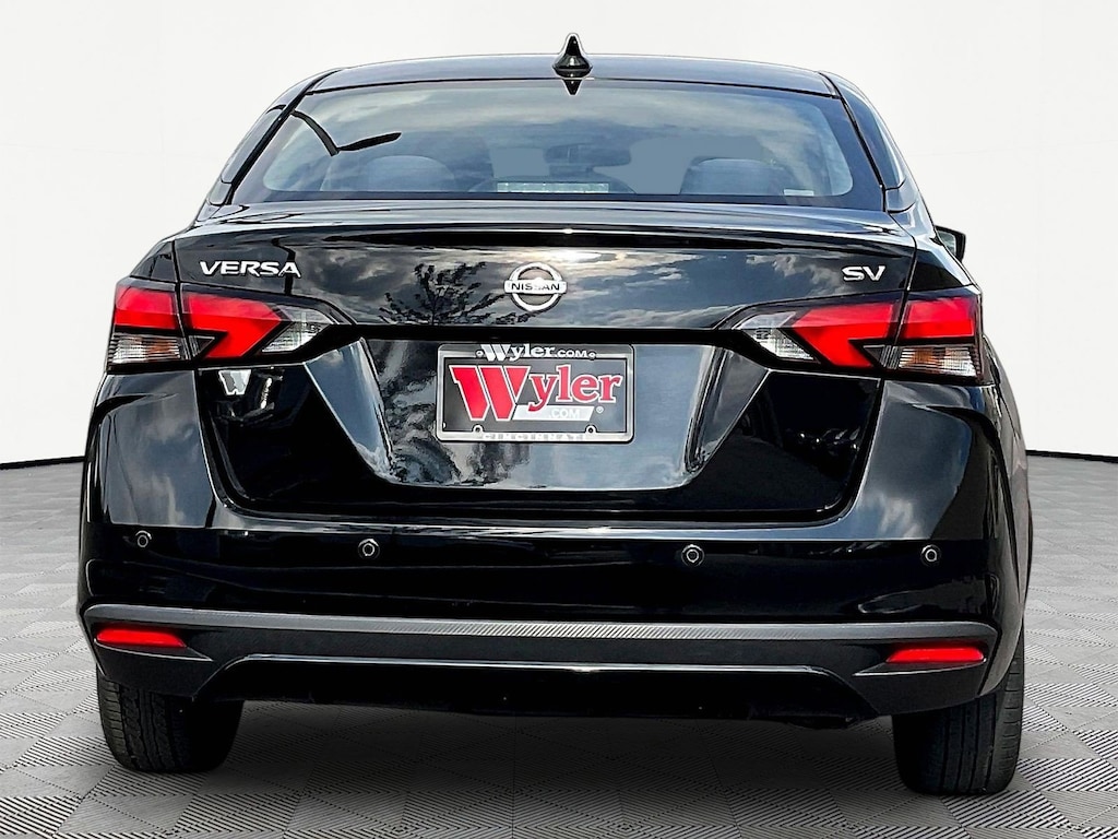 Used 2021 Nissan Versa 1.6 SV Sedan