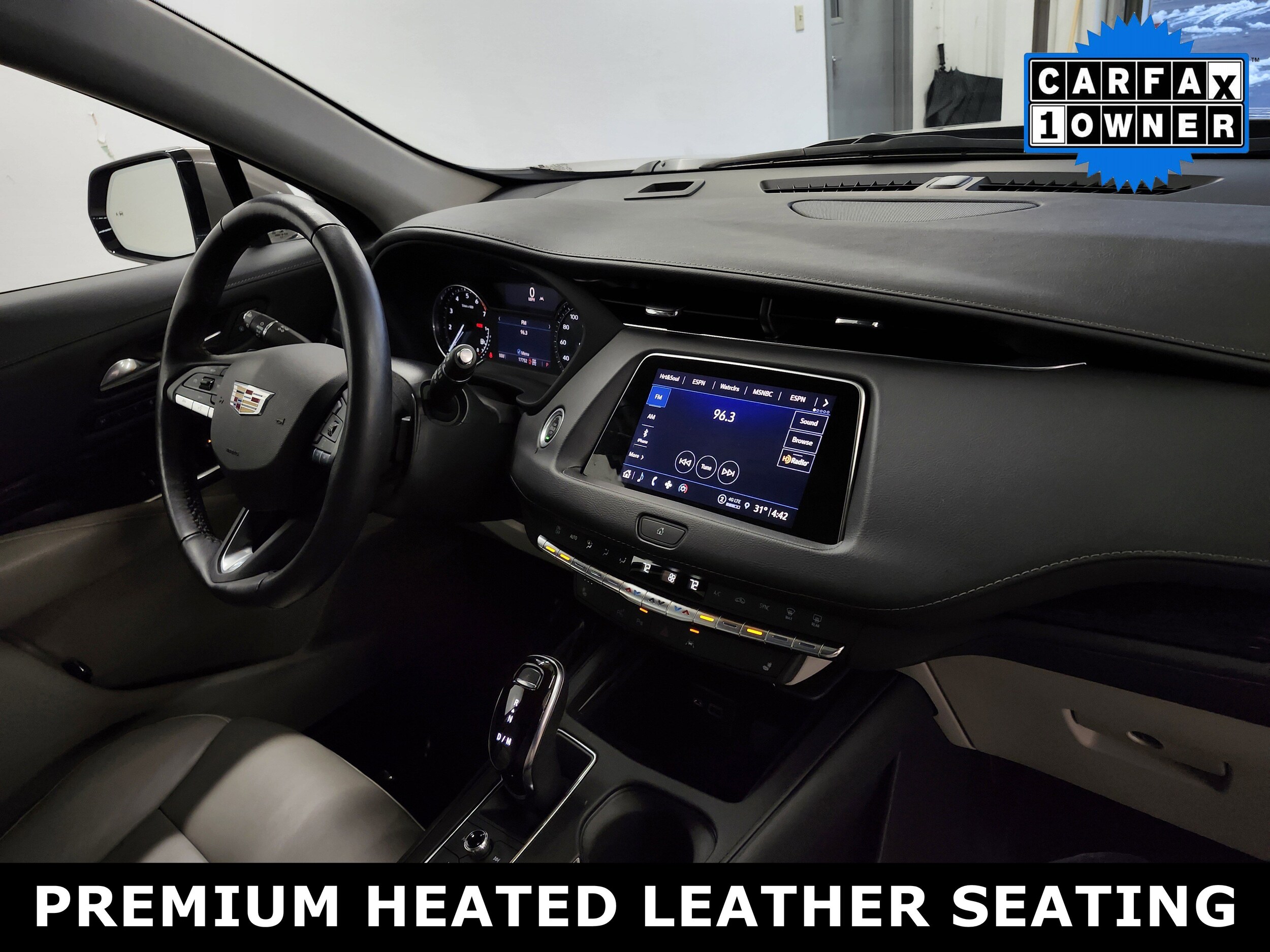 2022 Cadillac XT4 Premium Luxury photo 2