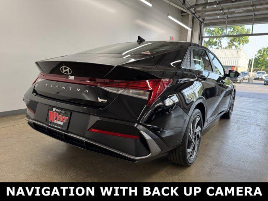 New 2025 Hyundai Elantra Hybrid Limited Sedan