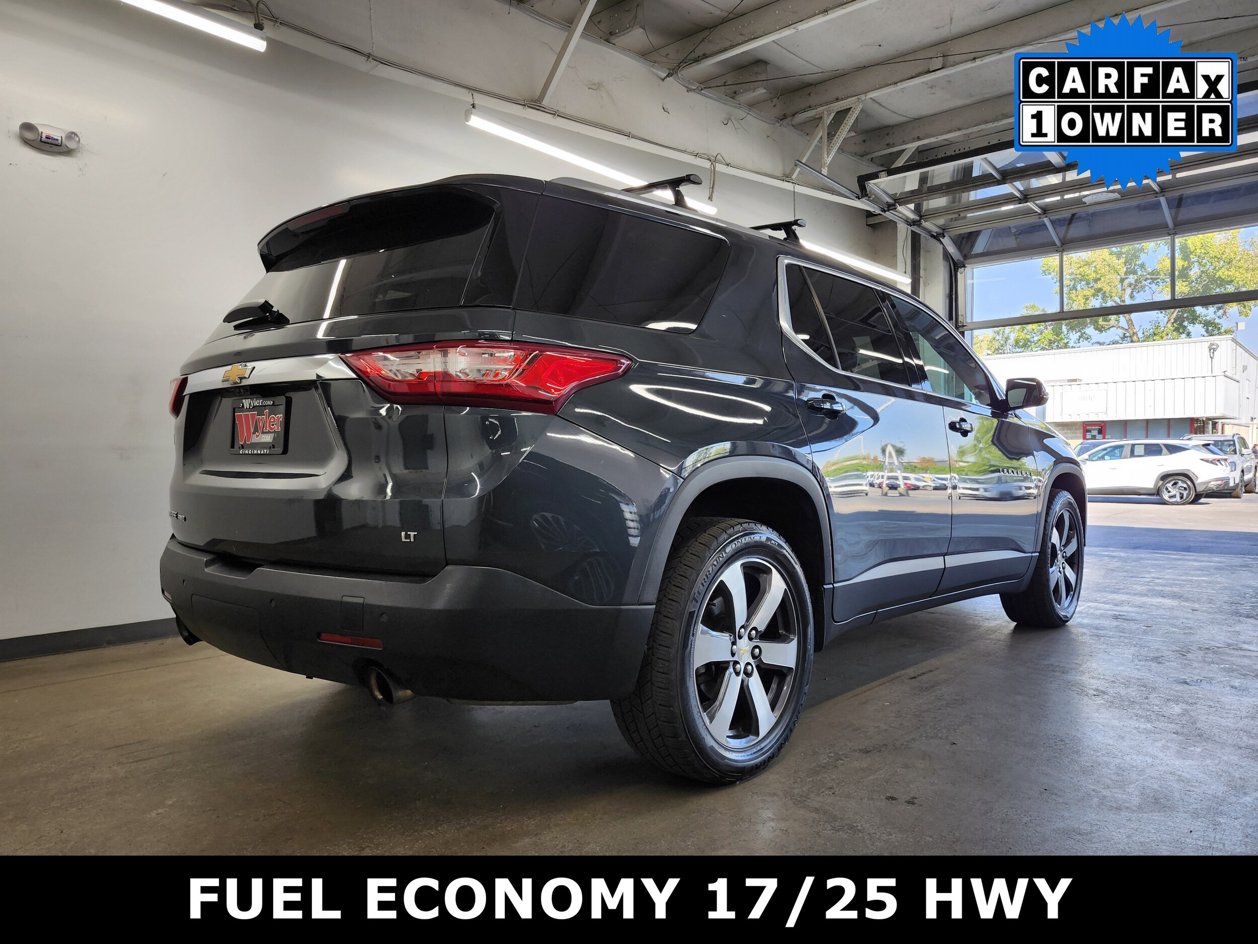 2018 Chevrolet Traverse Leather photo 2