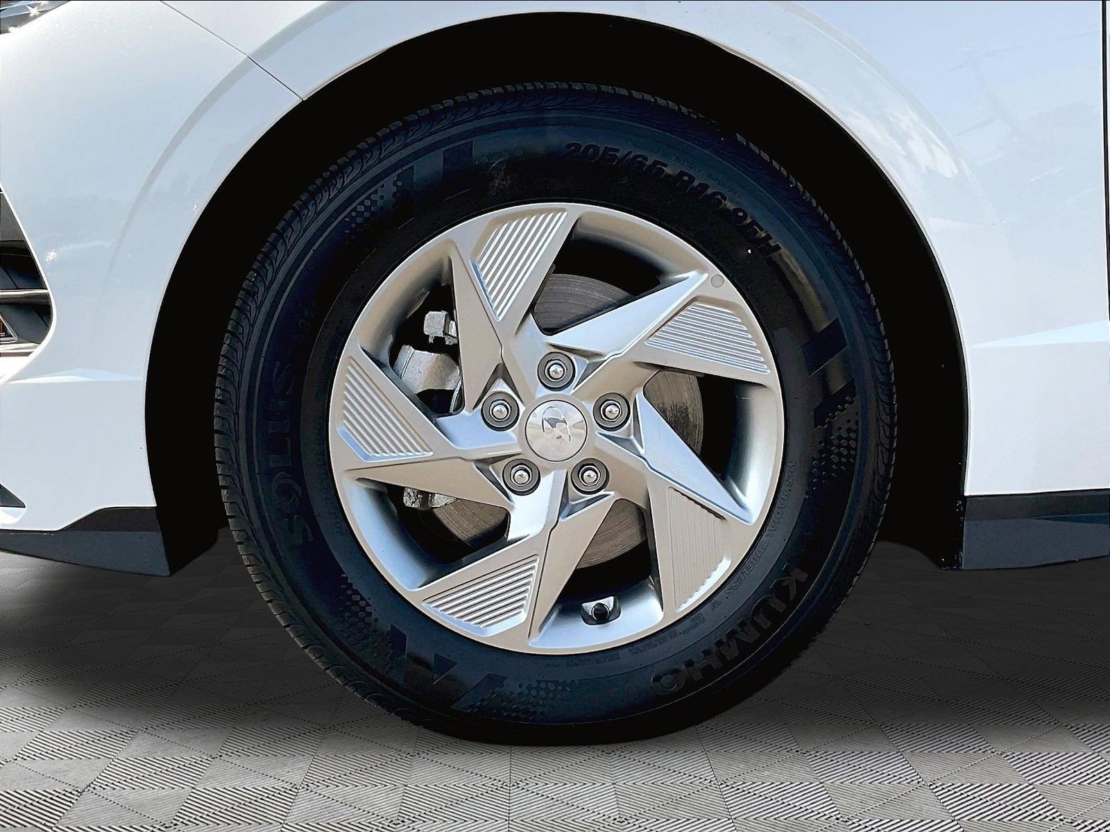 2025 Hyundai Sonata SE - Photo 33