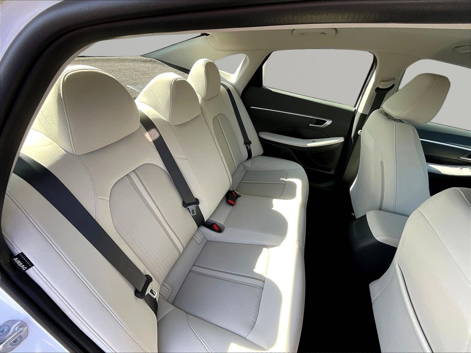 2025 Hyundai Sonata SE - Photo 25