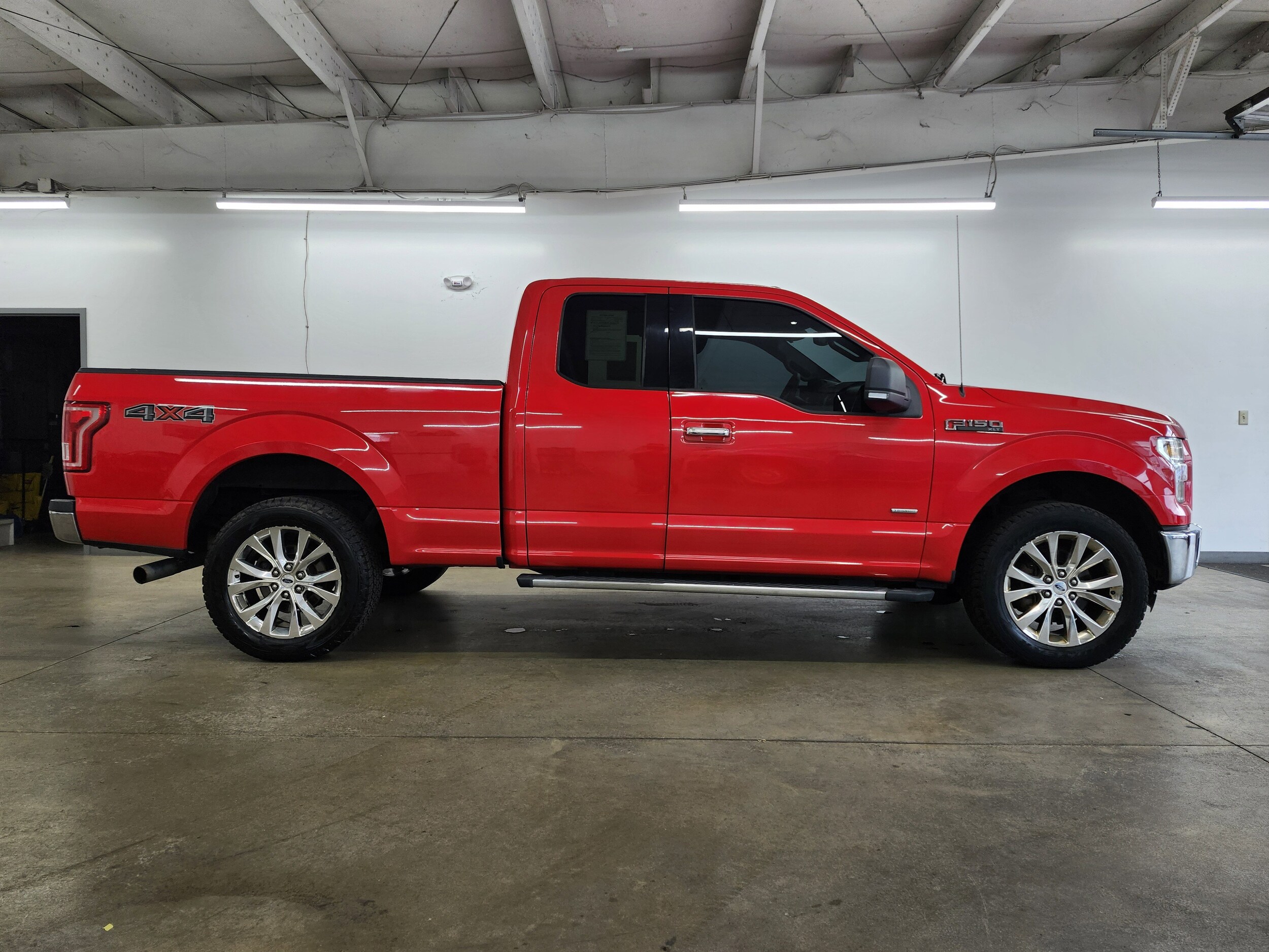 2016 Ford F-150 XLT photo 2