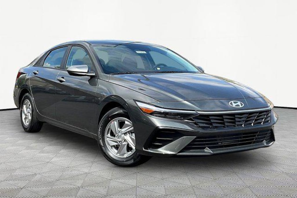 New 2026 Hyundai Elantra SE Sedan