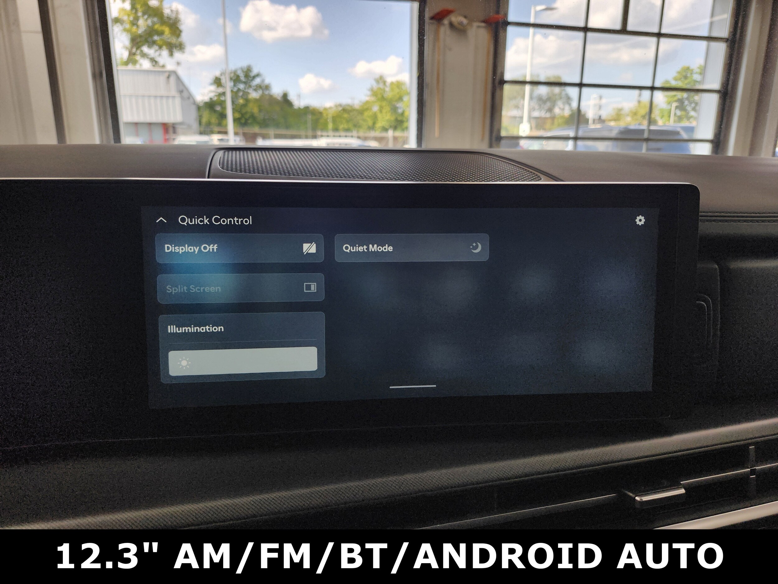 2025 Hyundai Santa Fe SEL photo 3