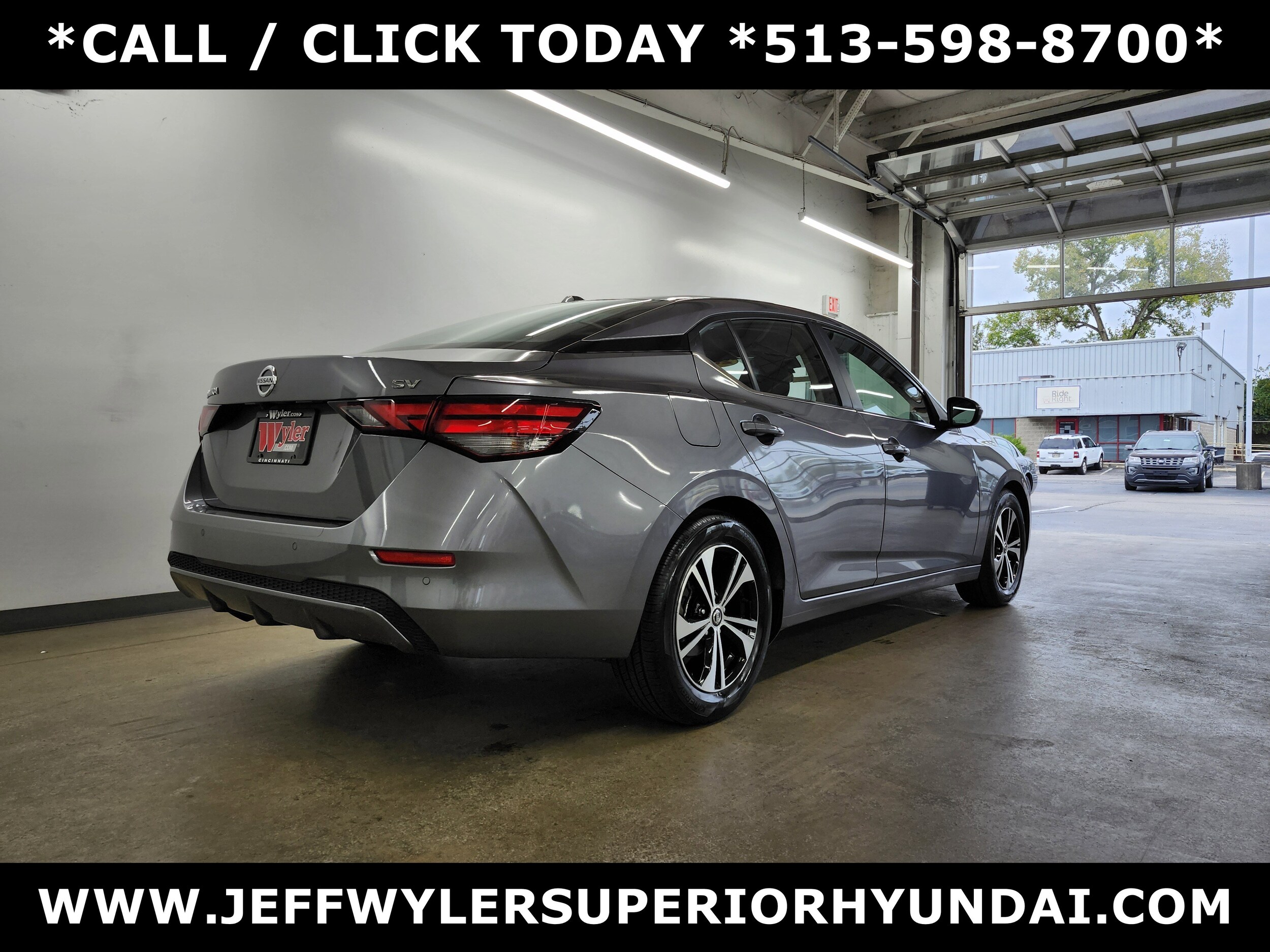 2023 Nissan Sentra SV photo 3