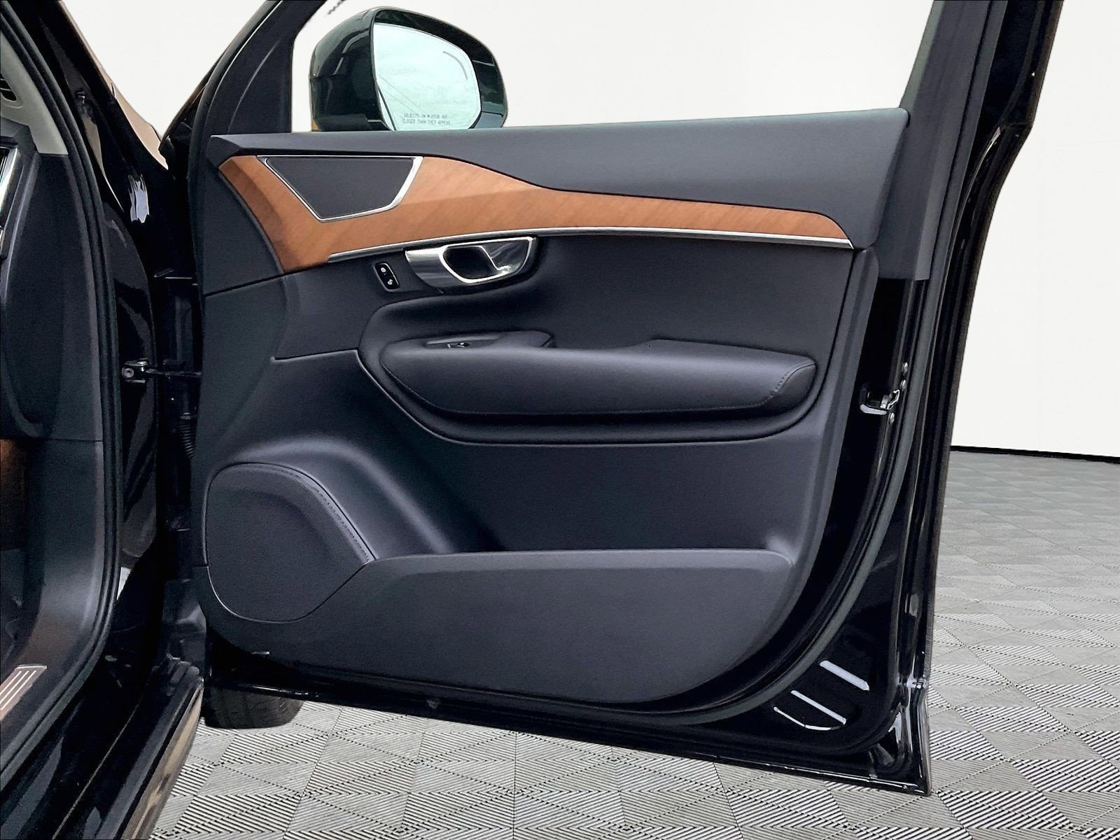 2023 Volvo XC90 Plus - Photo 28