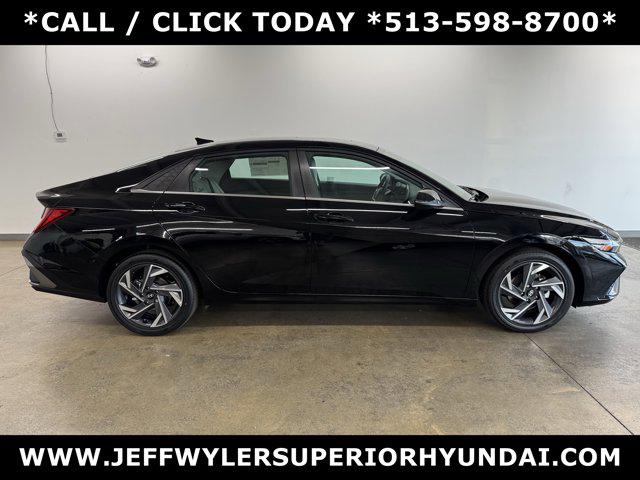 2025 Hyundai Elantra Hybrid Limited photo 2