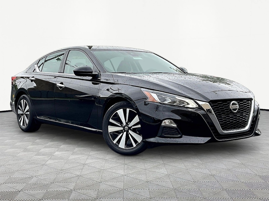 Used 2022 Nissan Altima 2.5 SV Sedan