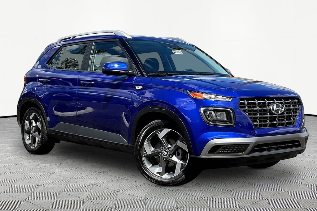 Used 2025 Hyundai Venue SEL SUV