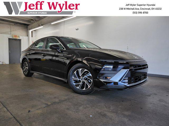 2026 Hyundai Sonata Hybrid Blue's photo