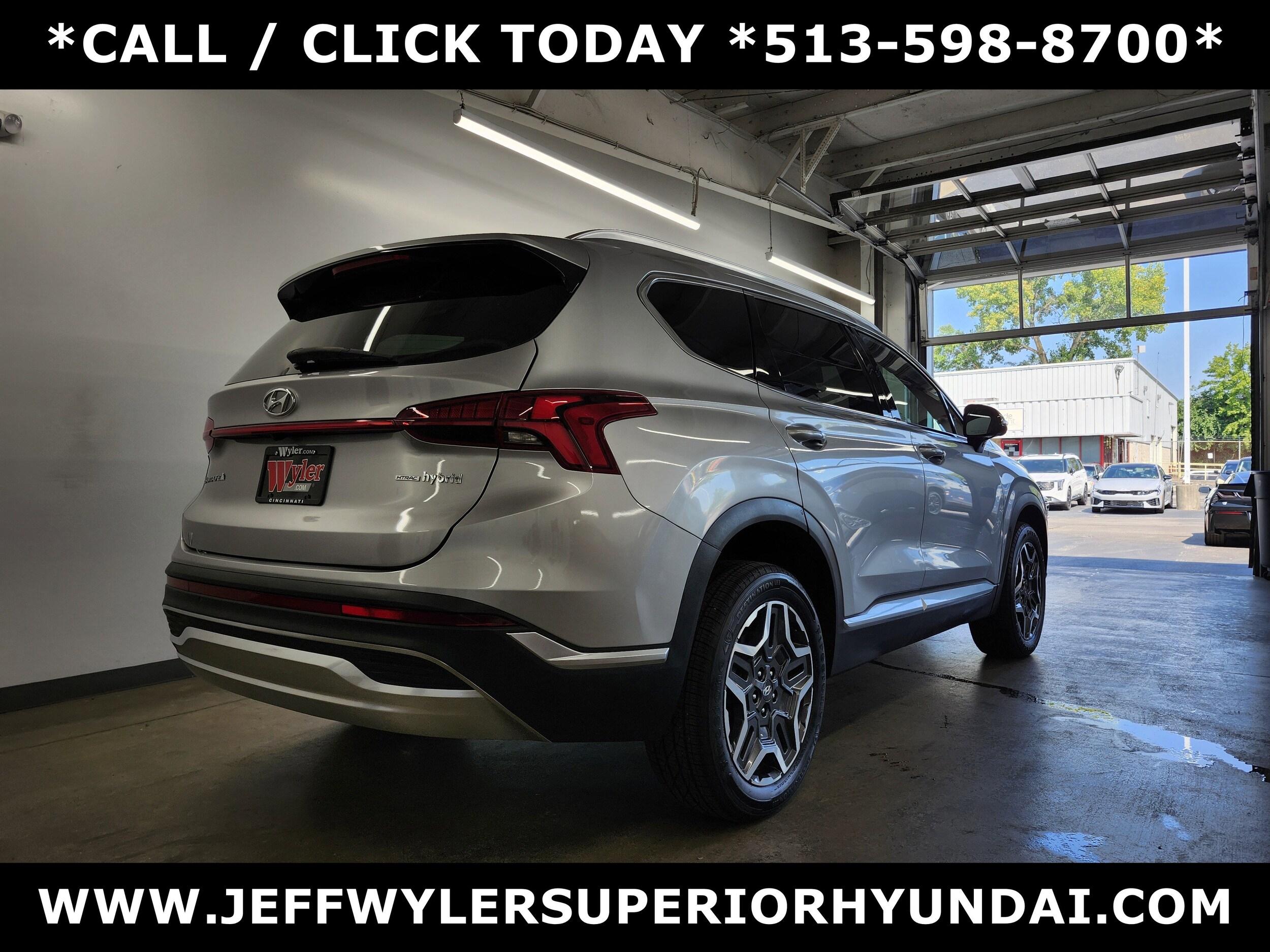 2023 Hyundai Santa Fe SEL Premium photo 2
