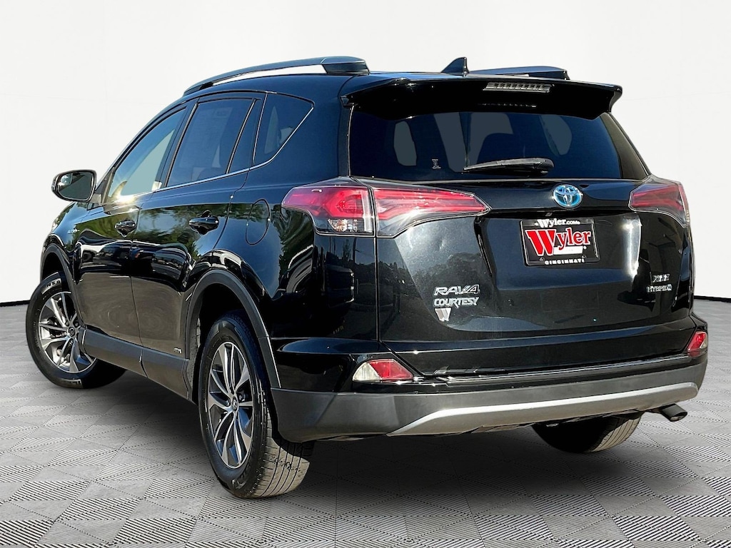Used 2017 Toyota RAV4 Hybrid XLE SUV