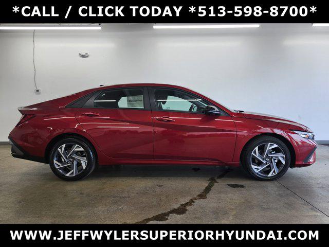 2025 Hyundai Elantra SEL Sport photo 2
