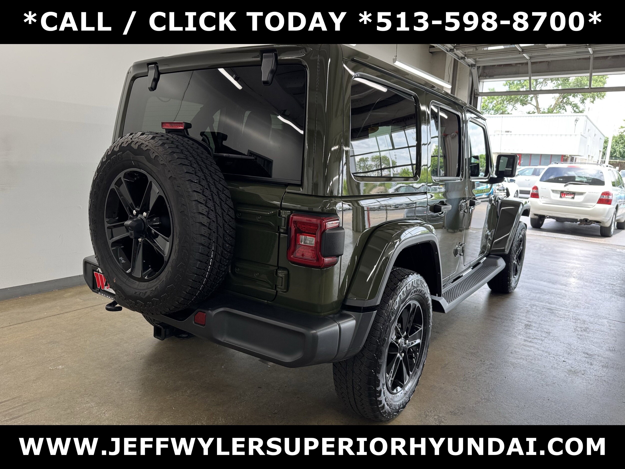2022 Jeep Wrangler Unlimited Sahara Altitude photo 3