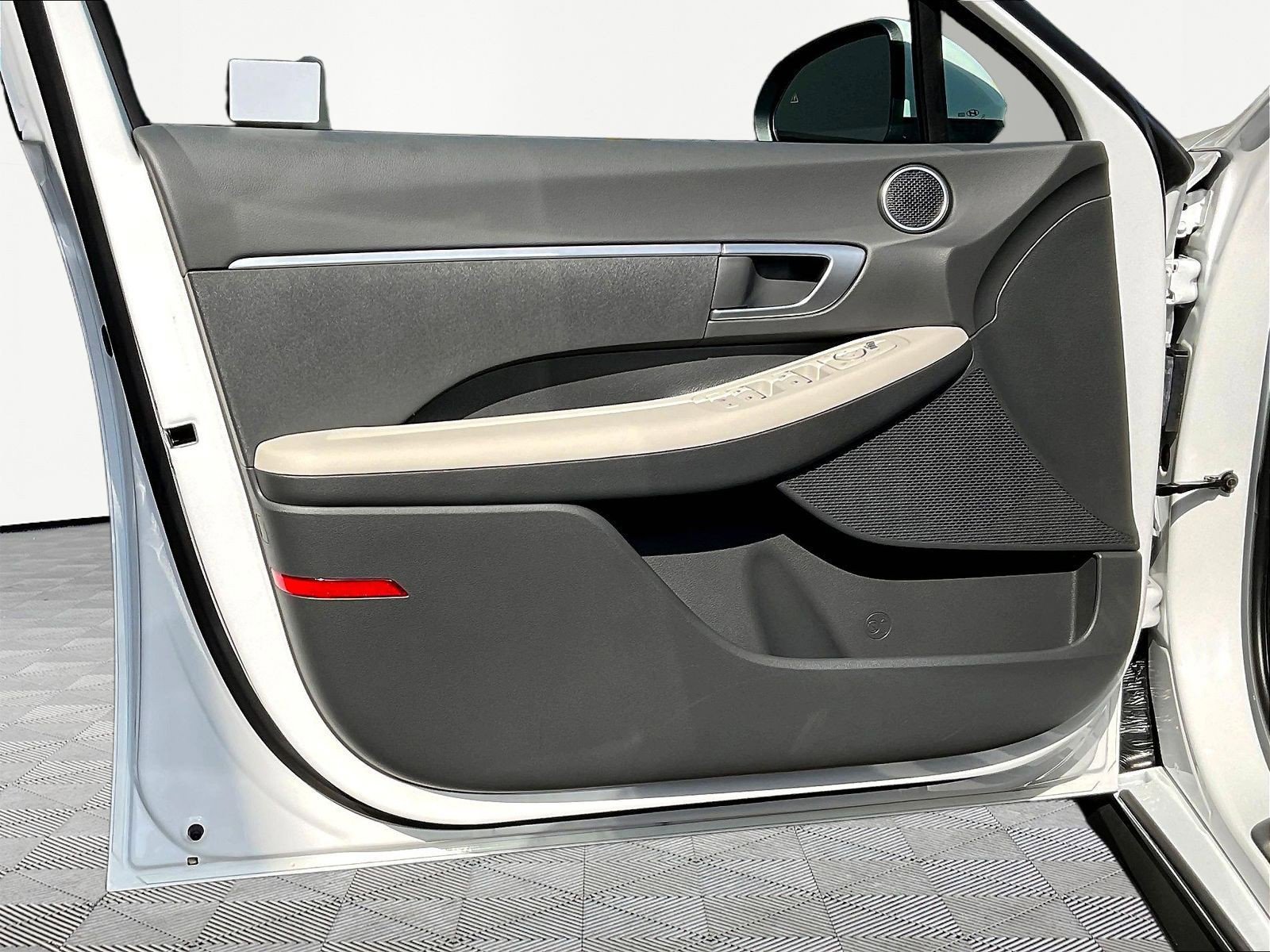 2025 Hyundai Sonata SE - Photo 20