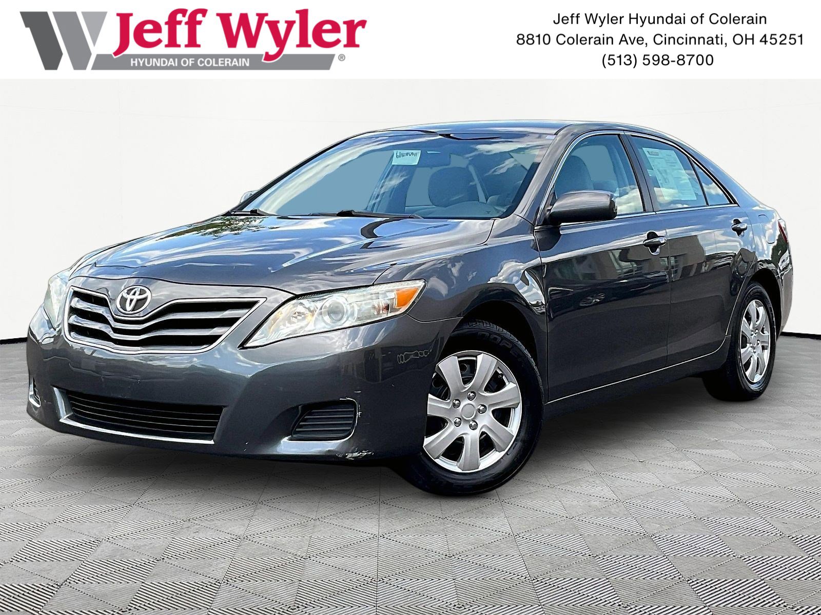 2010 Toyota Camry 2.5 Auto LE's photo